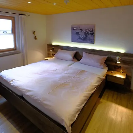 Mitteldorf アパート *